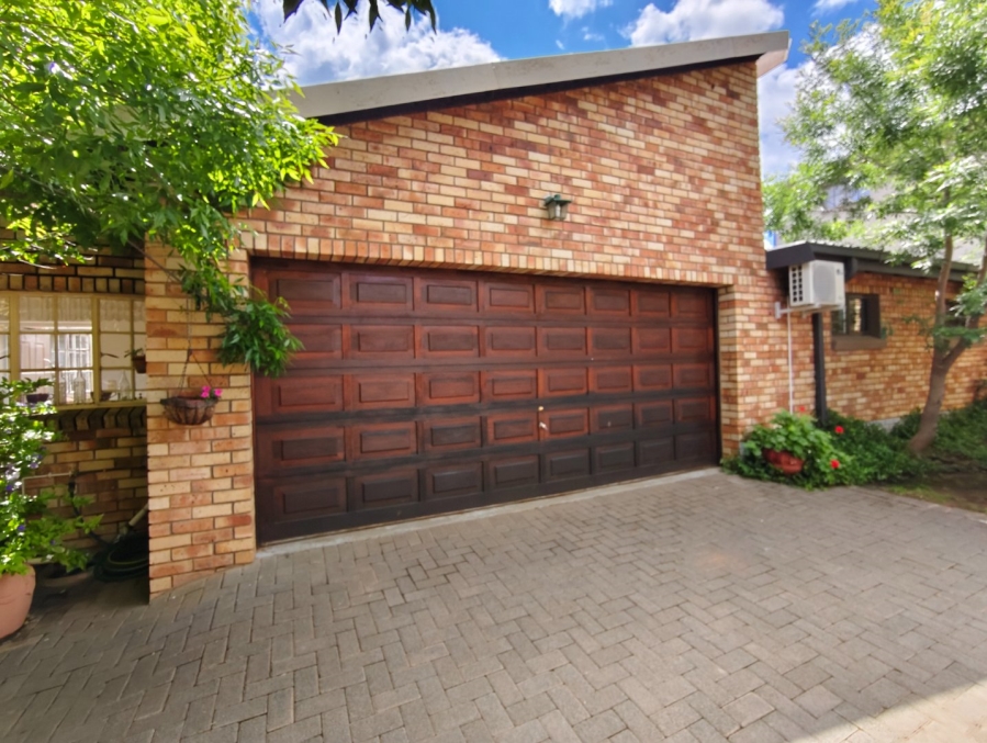 3 Bedroom Property for Sale in Pentagon Park Free State